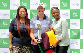 Ladies Tshwane Open champion Monique Smit flanked by Mayoral Committee Member for Sports, Art, Recreation and Culture Nozipho Tybeka-Makeke and the Strategic Executive Director for Communication, Marketing and Events in the City of Tshwane Nomasonto Ndlovu. Photograph Sunshine Ladies Tour